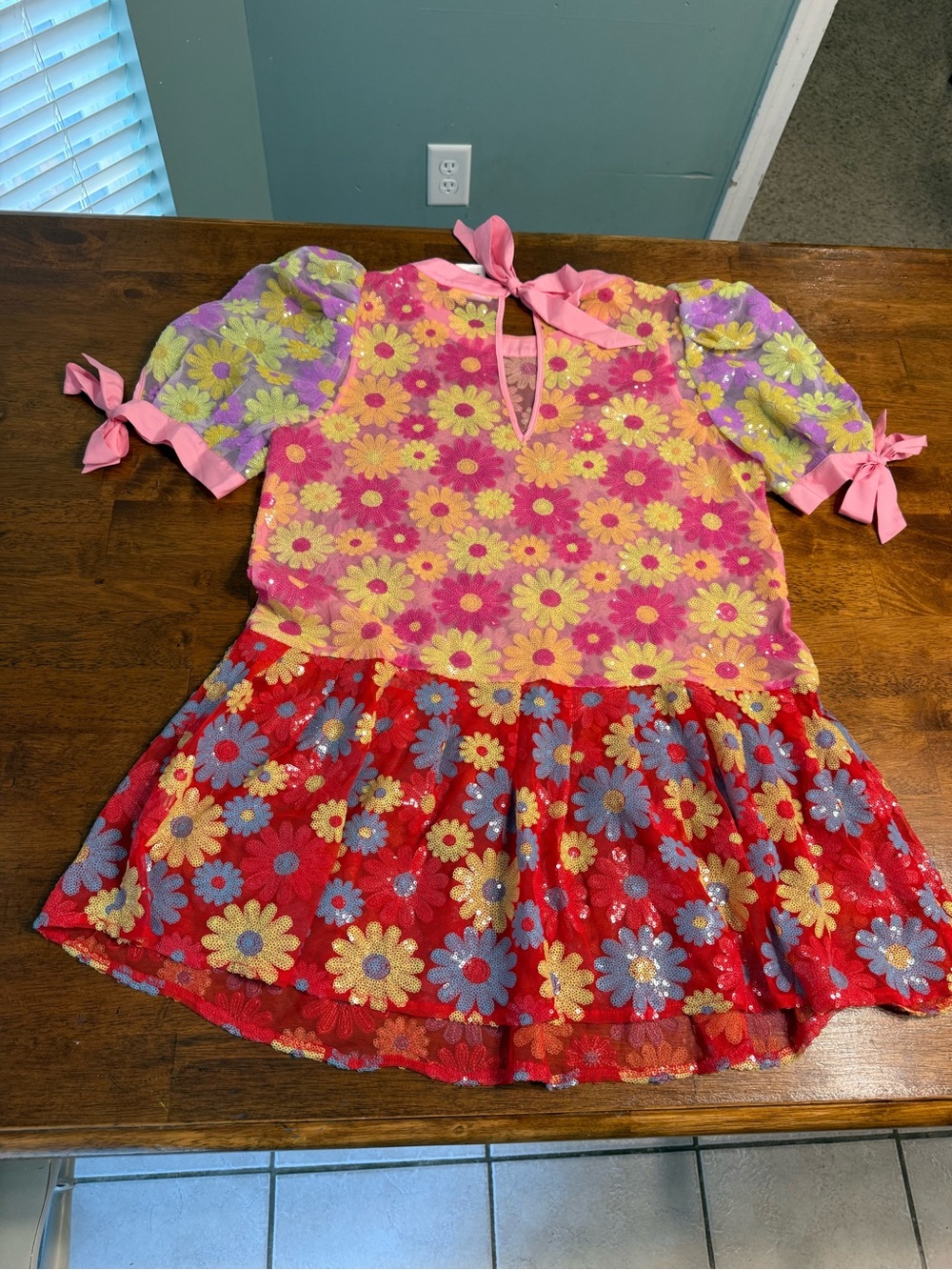Queen of Sparkles Colorblock Daisy Sequin Dress Puff Sleeve Drop Waist Mini Med - Picture 9 of 10